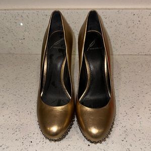 Gold shoes